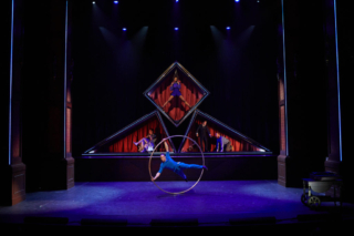 7880_Cirque_Eloize_Hotel_219046